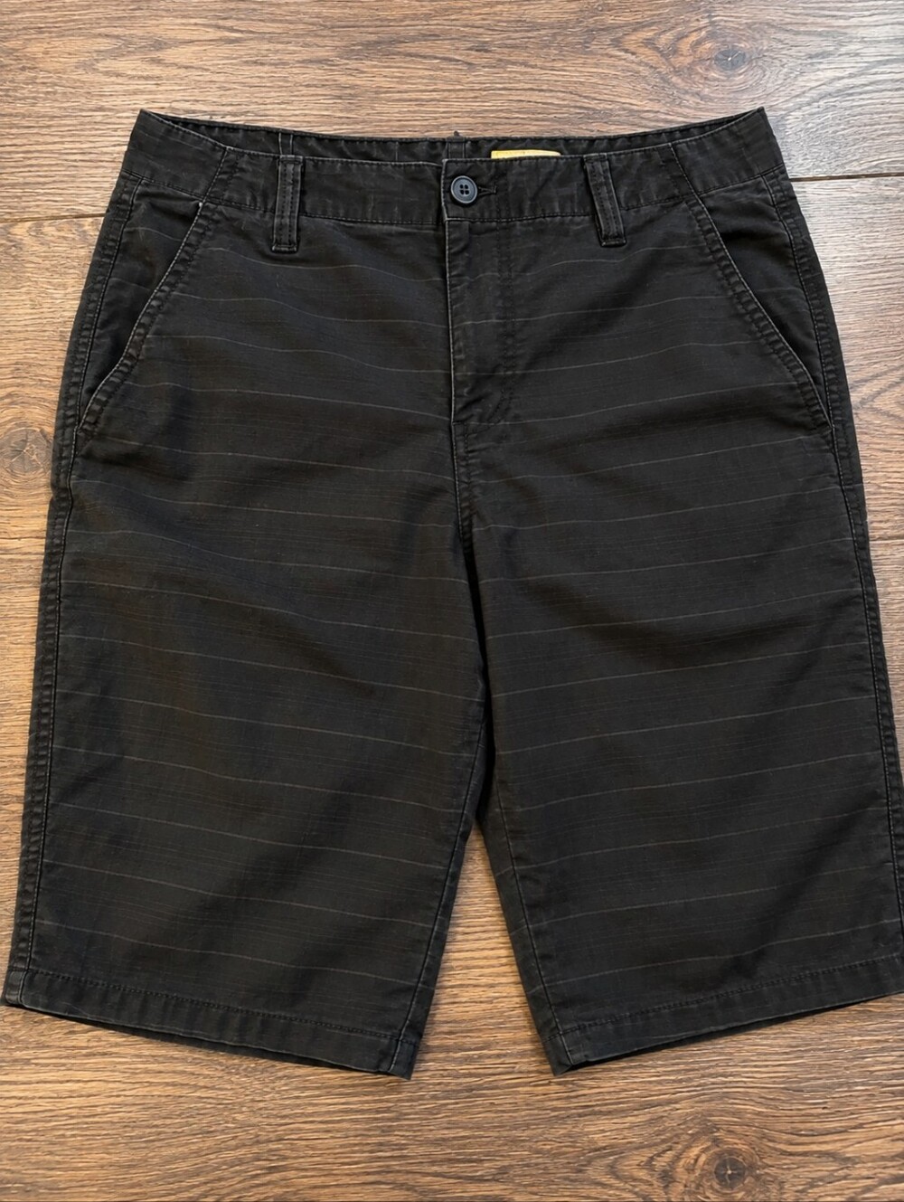 Size 34 men's classic flat front dark blue stripe short